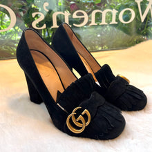 Load image into Gallery viewer, Gucci Size 37 Black Pre-Owned Shoes- Ladies
