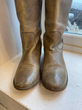 Load image into Gallery viewer, Frye Size 8 Grey Pre-Owned Boots- Ladies
