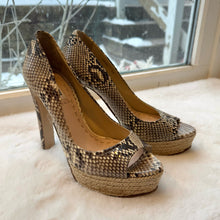 Load image into Gallery viewer, Miu Miu Size 36 Animal Print Pre-Owned Shoes- Ladies
