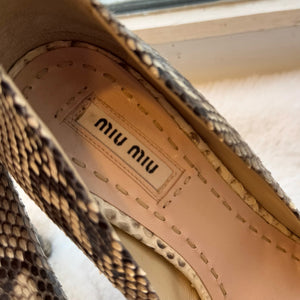 Miu Miu Size 36 Animal Print Pre-Owned Shoes- Ladies