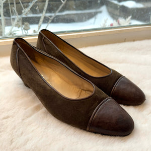 Chanel Size 8 Brown Pre-Owned Shoes- Ladies