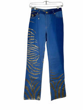 Load image into Gallery viewer, Roberto Cavalli Size X- Small Denim Pre-Owned Jeans- Ladies
